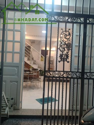 Bán nhà riêng 2 lầu, Lê Hồng Phong quận 10.Giá 6.85 tỷ