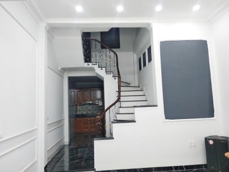 Cần bán nhà đẹp Phố Thịnh Quang, Tây Sơn, gần ô tô,ở luôn, diện tích 44m2, 5 tầng, giá 5.3 tỷ
