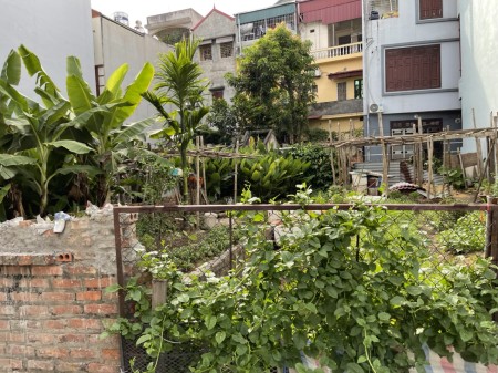 Bán gấp 36m2 tại tổ 14 Thạch Bàn, ô tô vào tận nhà, lô đất siêu hiếm tại Thạch Bàn.