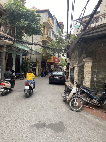 Đất phố Phú Viên diện tích sử dụng 34m2 đường 6m ô tô tránh khu dân cư đông đúc