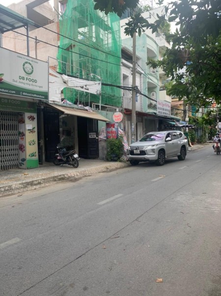 Bán nhà mặt tiền Nguyễn Văn Công phường 3, 4 tầng đúc giá chỉ nhỉnh 8.x tỷ khu dân trí cao