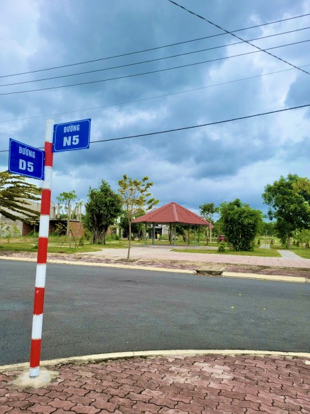 Bán đất 2 mặt tiền Quốc Lộ 13 và DH516 liền kề khu trung tâm hành chính Bàu Bàng, giá tốt