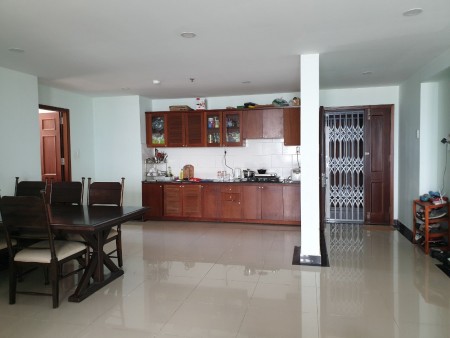 Cần bán căn hộ Giai Việt dt 150m2- 3 phòng ngủ, giá bán 4 tỷ 150 pháp lý đầy đủ, bàn giao ngay