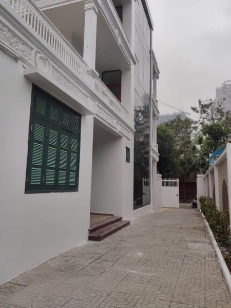 Chính chủ bán Biệt thự Văn Khê ( 203m2 x 5 tầng thang máy) MT 13.5m, giá bán 20 tỷ lhcc