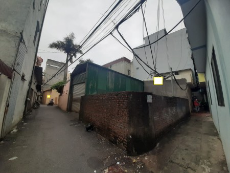 Bán lô đất đẹp 2 mặt thoáng, đường lớn, ô tô ra vào thoải mái, khu dân trí cao, hàng xóm đông