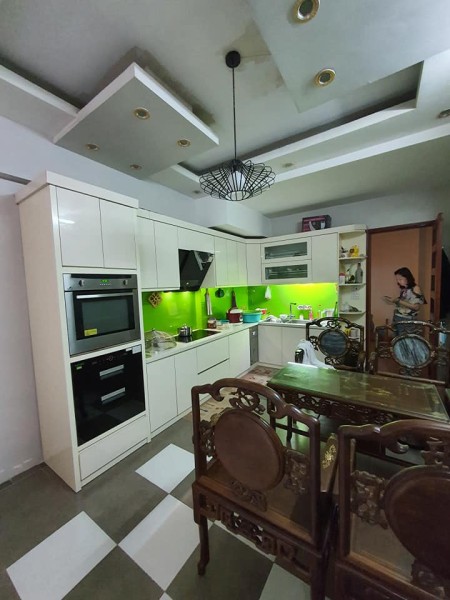 Bán nhà Nguyễn Văn Lộc Phân lô Kinh doanh sầm uất diện tích 40m2, giá bán 7 tỷ, lh 0913621088