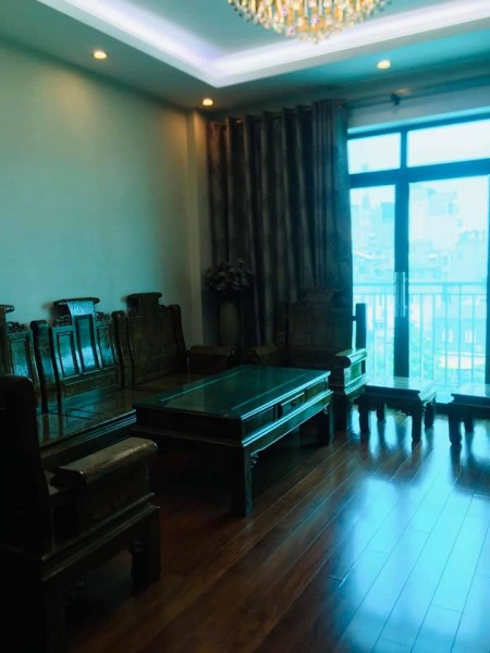 Bán nhà nguyên căn 7 tầng đúc Ô Chợ Dừa đoạn đẹp nhất phố diện tích 63m2, giá tốt, lhcc