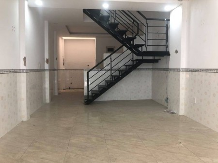 Nhà rộng kiên cố đường Năm Châu, P.11, Quận Tân Bình giá bán 4,65 tỷ sổ hồng riêng, pháp lý chuẩn