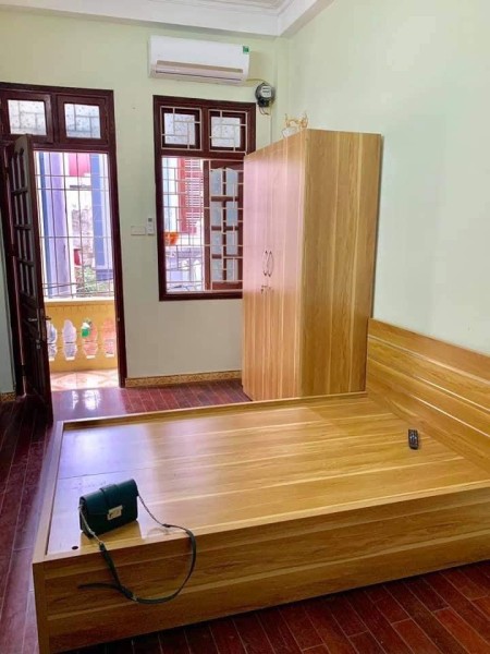 Siêu hiếm chỉ nhỉnh 2 tỷ sở hữu nhà TT Q.Ba Đình, ô tô đỗ cửa, đất vuông vắn !!