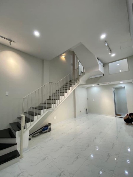 Bán nhà Bình Thạnh hẻm xe hơi vô nhà kiên cố giá bán 7 tỷ 4 phong cách châu Âu, tiện ích đủ