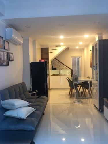 Bán nhà nguyên căn Lê Quang Quận Bình Thạnh, giá bán 3.8 tỷ, 2 lầu 3 phòng ngủ, lh 0838937149