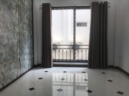 Nhà mới phố Giáp Bát 4 tầng x 47m, rừng tiền ích xem là ưng, ở là thích 2 mặt thoáng trước sau