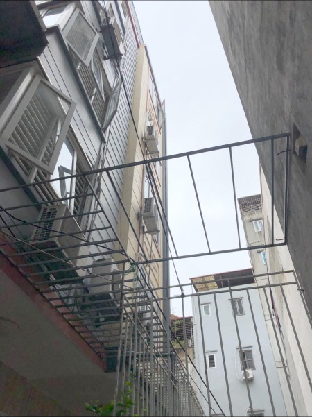 Bán nhà Hoàng Quốc Việt dt 47m2, 5 tầng, 7 pn cho thuê, ngõ ô tô đỗ cách nhà 50m, giá 4.7 tỷ
