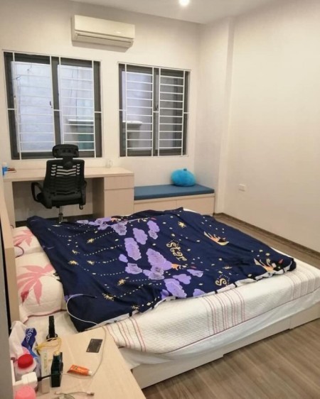 Bán nhà Nguyễn Trãi, diện tích sử dụng 63m2, đúc kiên cố 3 tầng, giá bán 5.8 tỷ sổ sẵn