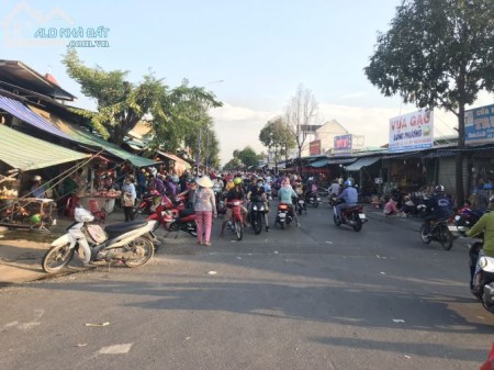 Bán gấp lô đất 2 mặt tiền lô góc cho thuê 25 triệu/tháng, ngay chợ buôn bán kinh doanh