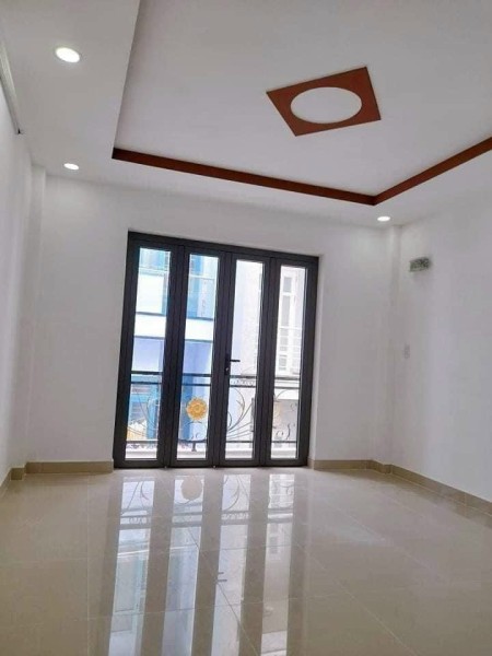 Bán nhà riêng Quận 10 đường Thành Thái diện tích 34m2 giá bán chỉ 3.8 tỷ sổ sẵn