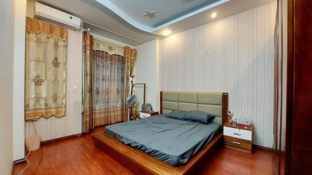 Ngã Tư Sở dt 43m2 hơn 4 tỷ kinh doanh mặt ngõ thông trước nhà 5m Quận Thanh Xuân