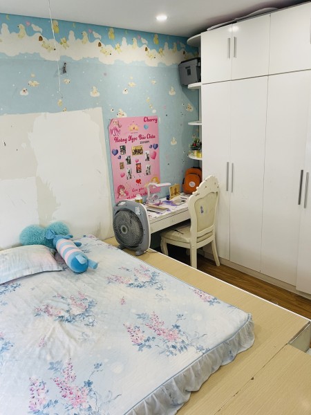 Cho thuê chung cư F4 Trung Kính, 2PN đầy full đủ đồ liên hệ 0376846789 giá 10.5 triệu/tháng