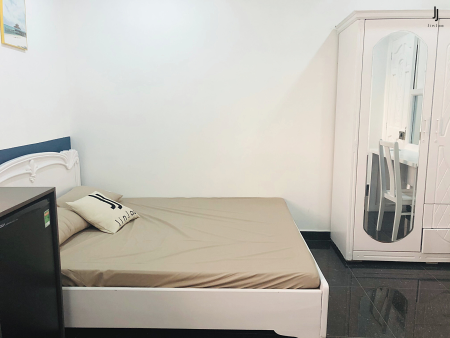 JinJoo Home Nguyễn Văn Cừ phòng sang, giá rẻ, đầy đủ nội thất, ngay trung tâm Quận 1