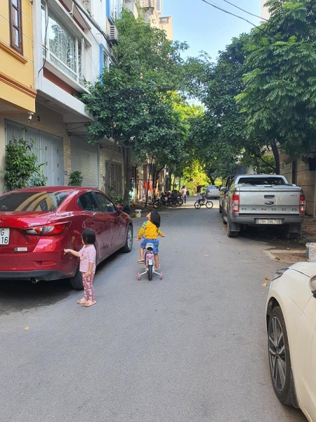 Bán nhà Chiến Thắng Phân lô Kinh doanh văn phòng đỉnh, diện tích sử dụng 40m2, nhỉnh 5 tỷ