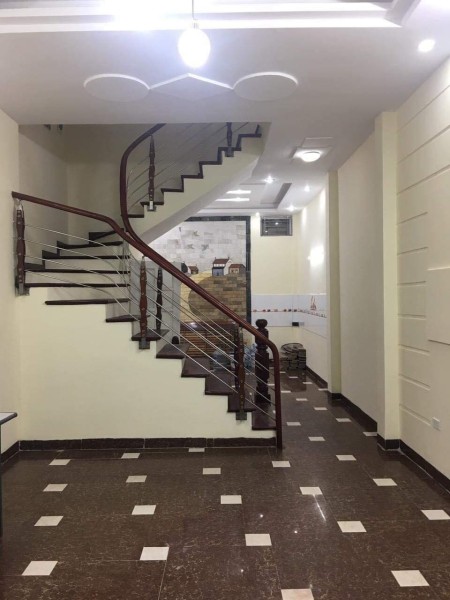 Siêu Hot! 4.8 tỷ Nhà Hai Bà Trưng 40m2, 4 tầng, ô tô đỗ cửa kinh doanh sầm uất