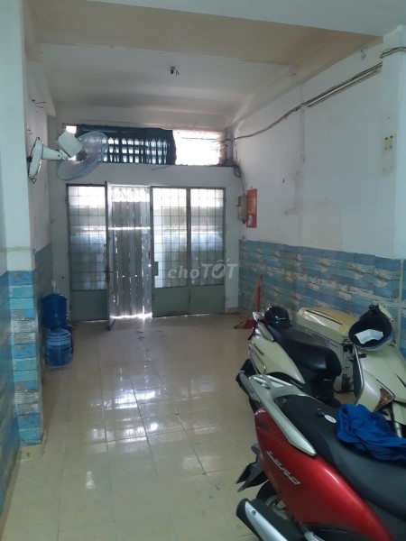 Cho Thuê nhà Nguyên Căn! Võ Văn Tần 4 phòng ngủ, giá 12 triệu/tháng tiện ích đầy đủ
