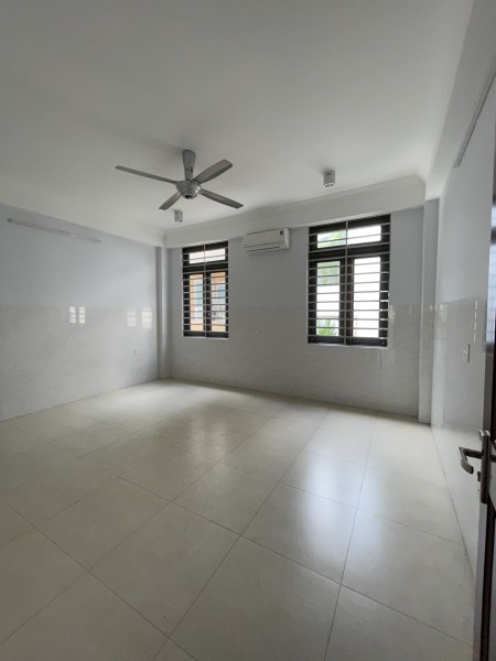 Nhà Hẻm nội bộ 10m KDC Đặng Thùy Trâm 5x25m Trệt 3 Lầu 5PN Full Máy Lạnh: Kinh doanh đa ngành