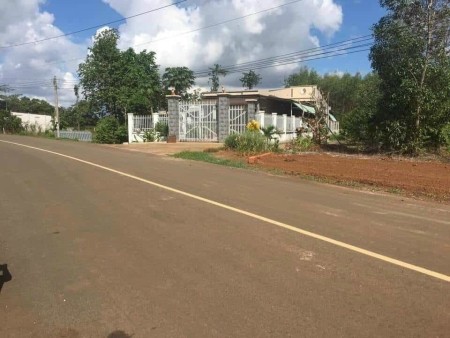 Em cần bán miếng đất diện tích sử dụng 300m2 giá 470tr ở Lộc Ninh Bình Phước lhcc