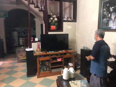 Bán biệt thự Duy Tân lô góc ô tô tránh, đỗ trong nhà, khu dân cư đông đúc, giá tốt, sổ sẵn
