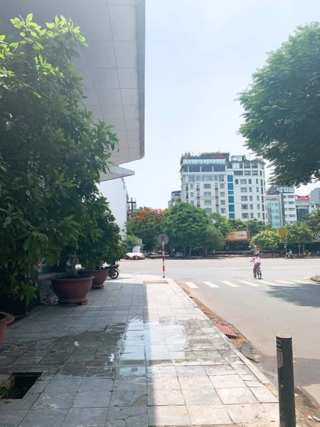 Bán toà văn phòng lô góc 2 mặt phố trung tâm Quận Cầu Giấy, pháp lý sạch 1 sổ 1 chủ