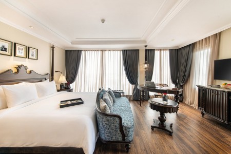Khách sạn 10 Tầng tại Thái Thịnh phân lô thang máy dòng tiền 200 triệu/tháng giá 1X tỷ