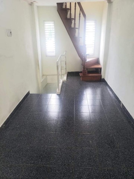 Bán nhà nguyên căn mặt tiền kinh doanh xe hơi đỗ cửa gí bán chỉ 2.9 tỷ, pháp lý chính chủ