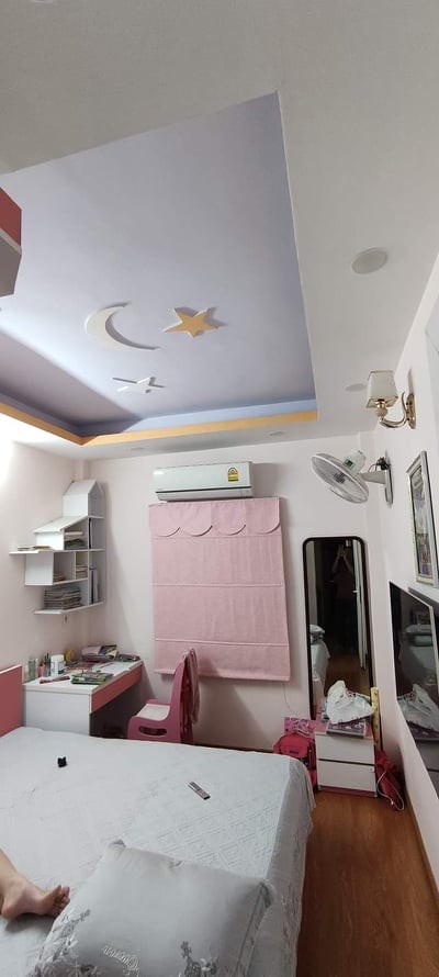 Cần bán hoa hậu Linh Nam Hoàng Mai, dtsd 43m2 4 tầng mt 3m, giá chào 4.3 tỷ, ô to đỗ cửa