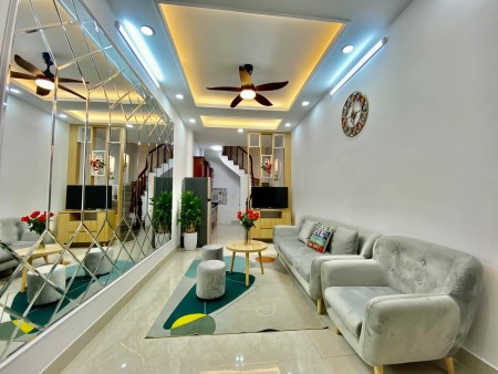 Bán nhà cực đẹp phố Nguyễn Chính Quận Hoàng Mai, giá hơn 3 tỷ nhỉnh đầy đủ nội thất