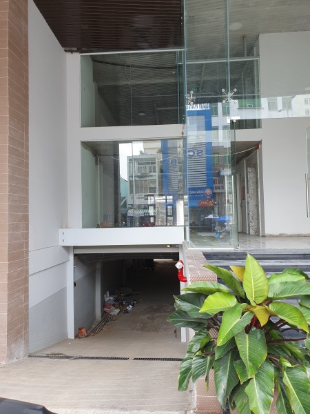 Cho thuê MBKD đa ngành- 240 m2 chiều ngang 9.5m, đường 2 chiều 30m Bình Thạnh KDC đông đúc
