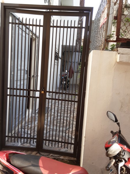 Nhà mới ở luôn. Tổ 11 thạch cầu, Long Biên. Dt 31m2 x 4 tầng. Thiết kế 3 phòng ngủ, ngõ xe 3 gác.