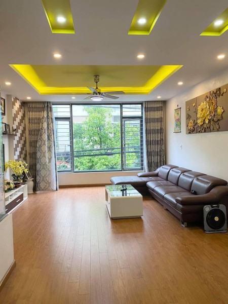 Bán nhà nguyên căn 7 tầng thang máy, diện tích 157m2, dtsd 95m2, ô tô tránh nhau, mt 110 Trung Kính