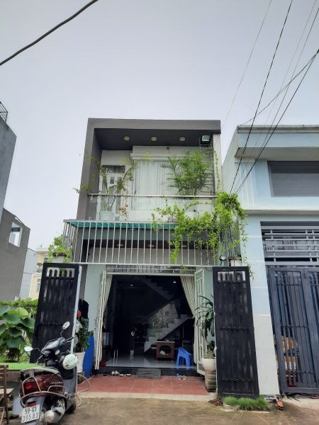 Bán nhà chính chủ, khu dân cư villa xanh, ven sông sài gòn, Quận 12 lh 0938678459