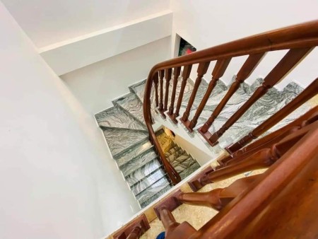 Nhà nguyên căn mới bao đẹp long lanh, ô tô tránh, chủ tặng hết nội thắt, giá bán 4 tỷ, lhcc
