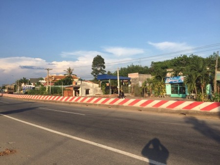 Cần bán lô đất chính chủ mt đường nhựa nhà nước Bình Phước sổ sẵn có Tc,giá chỉ 4tr/m2 Lh 0975779138