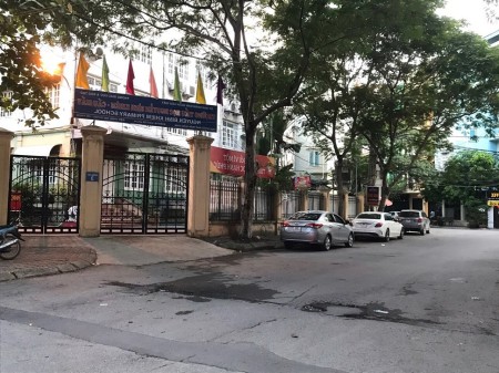 Bán phân lô Trần Quốc Hoàn tặng full nội thất, gara ô tô 7 chỗ, 52m2, 8.5 tỷ