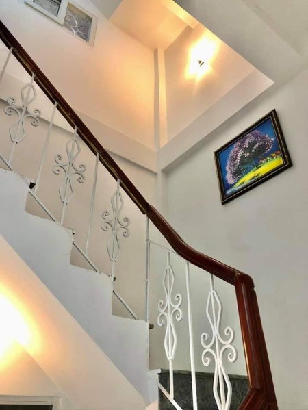 Trung tâm quận Đống Đa, diện tích sử dụng 40m2, đúc 4 tầng , giá bán cb 2.58 tỷ. l