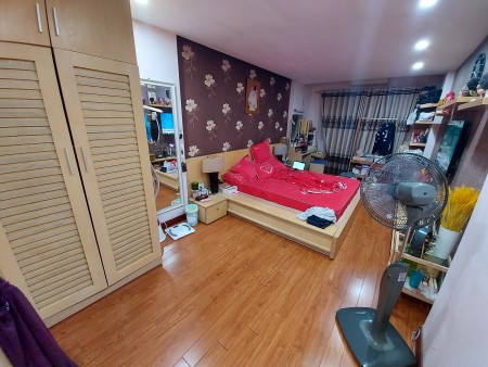 Bán nhà nguyên căn phố Ba Đình, lô góc nội thất xịn xò, giá rẻ nhất thị trường, liên hệ 0942781345