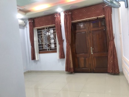 Nhà nguyên căn hẻm xe hơi đường D2 nối dài trệt 2 lầu sân thượng giá cho 15 triệu/tháng