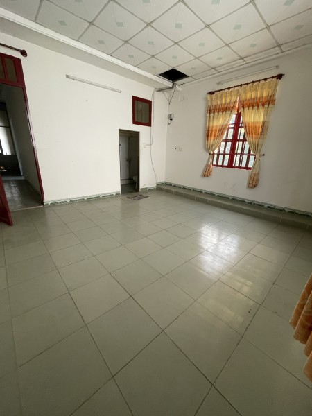 Phòng rộng 25m view đẹp nhà vệ sinh trong đường Lê Hồng Phong, thành phố Dĩ An