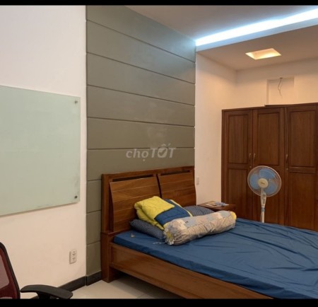 Cần cho thuê nhà nguyên căn mt đường số 5 có nội thất liên hệ 0915718879, khu dân trí cao
