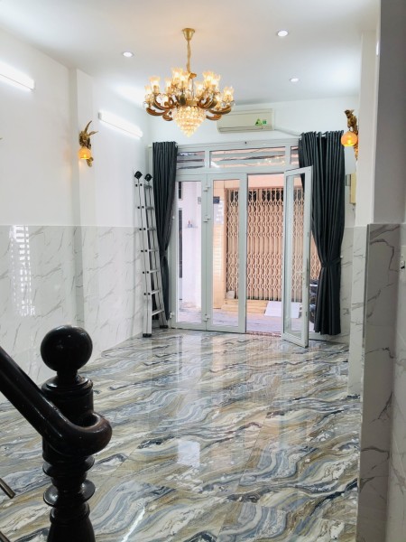 Bán nhà đẹp ở liền, 2 mặt hẻm trước sau, 3 tấm 114m2, Trần Hưng Đạo, Quận 5 giá bán 8 tỷ