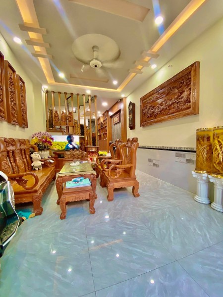 Bán nhà Nguyễn Hữu Tiến quận Tân Phú, DT 4x15m, 2 tầng, HXH, Giá rẻ