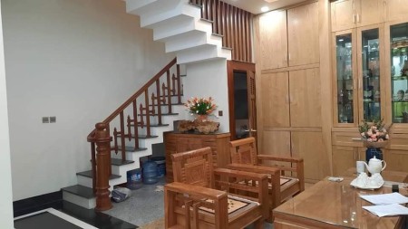 Bán lô góc ô tô thang máy kinh doanh đỉnh, khu an ninh sổ đẹp, đầy đủ công năng, nhà còn mới