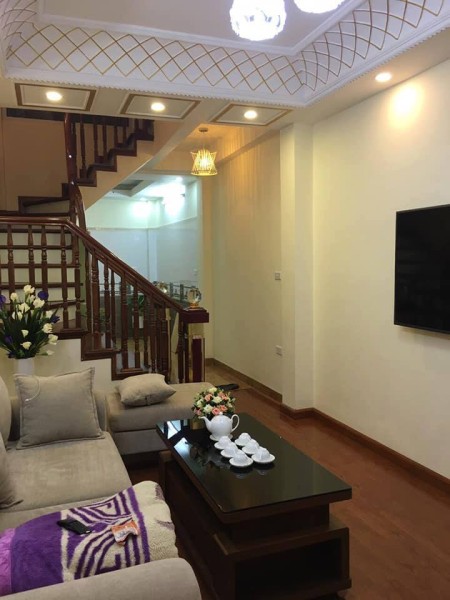 Bán nhà Nguyễn Văn Cừ, Nhà đẹp lung linh oto đỗ cửa, diện tích dụng 36m2 giá bán 3 tỷ